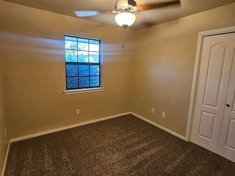 700 Racquet Ct — Photo 9