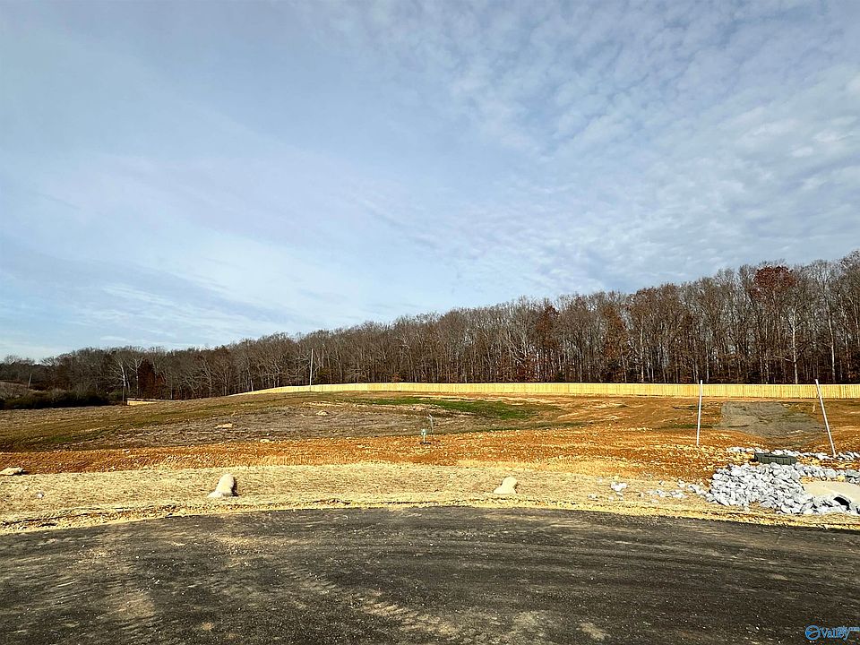 2nd image of 4 Bear Bryant Dr