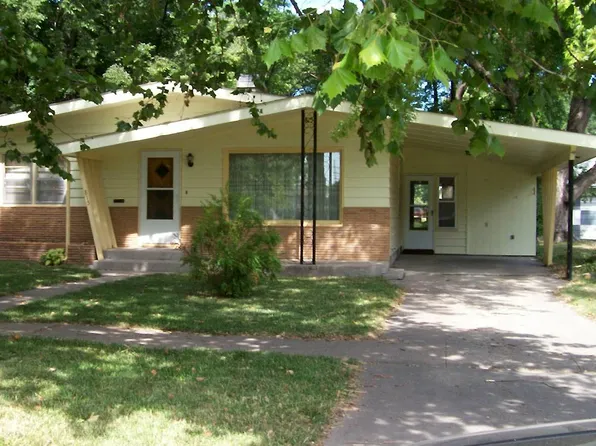 815 D St, Central City, NE 68826