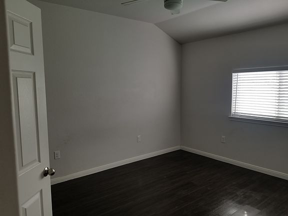 5th image of 713 Circle Diamond Ln