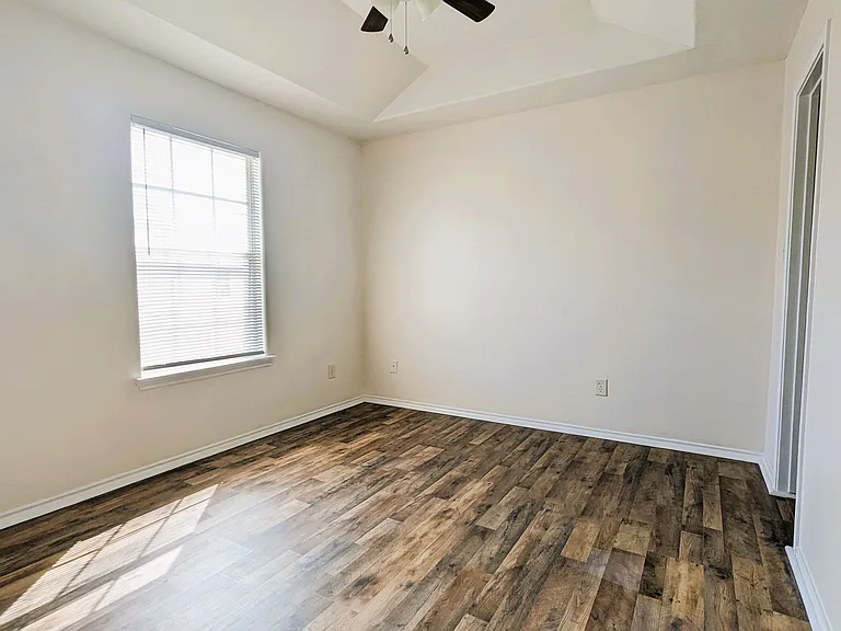 813 W Arroyo Park Ln #B — Photo 7