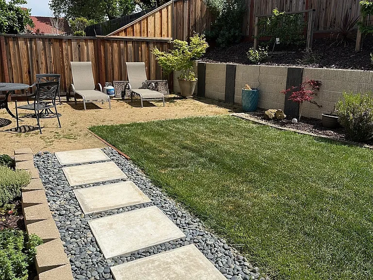 107 Traylen Ct — Photo 2