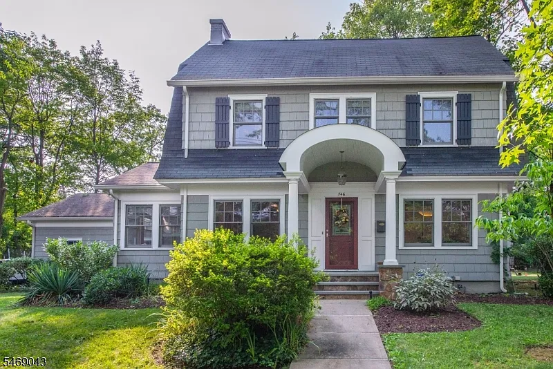 5 bed, 5.0 bath, $8,000 — Photo 1