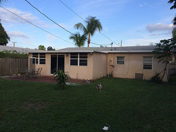 2nd image of 1433 NE 17th Ter