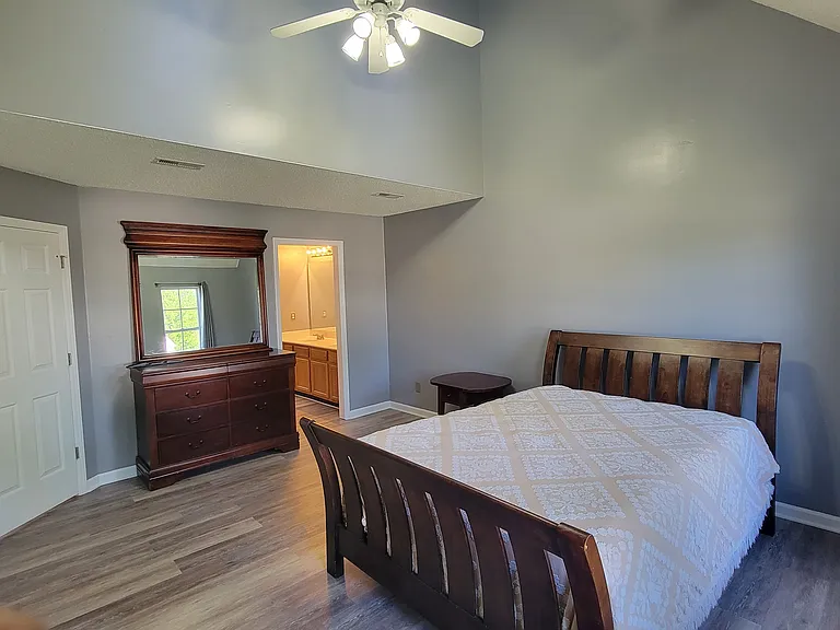 6107 Colchester Ln — Photo 13