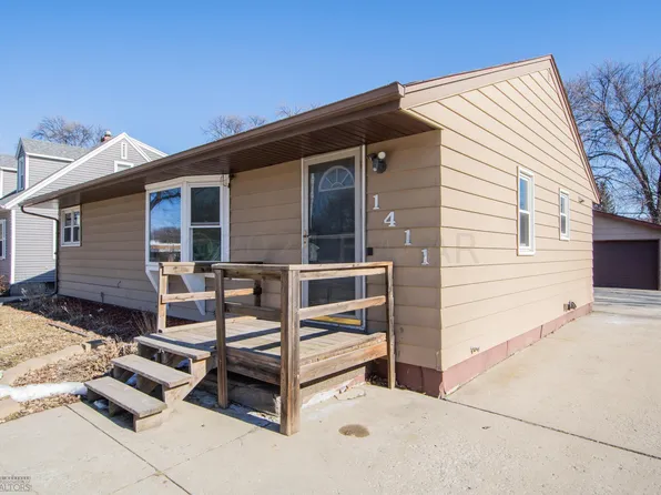 1411 10th St N, Fargo, ND 58102