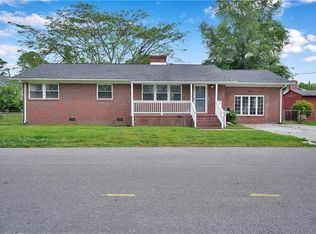 40 Moss Ave, Hampton, VA 23669