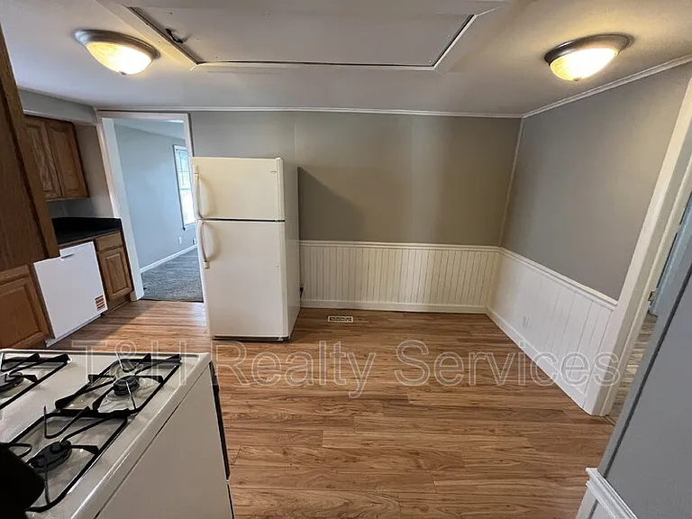 1008 E Wheeler St — Photo 6