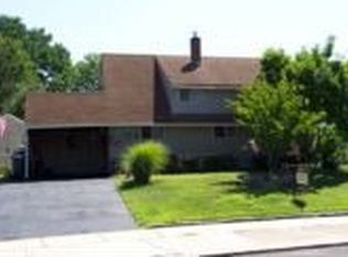 6 Indian Creek Pass, Levittown, PA 19057