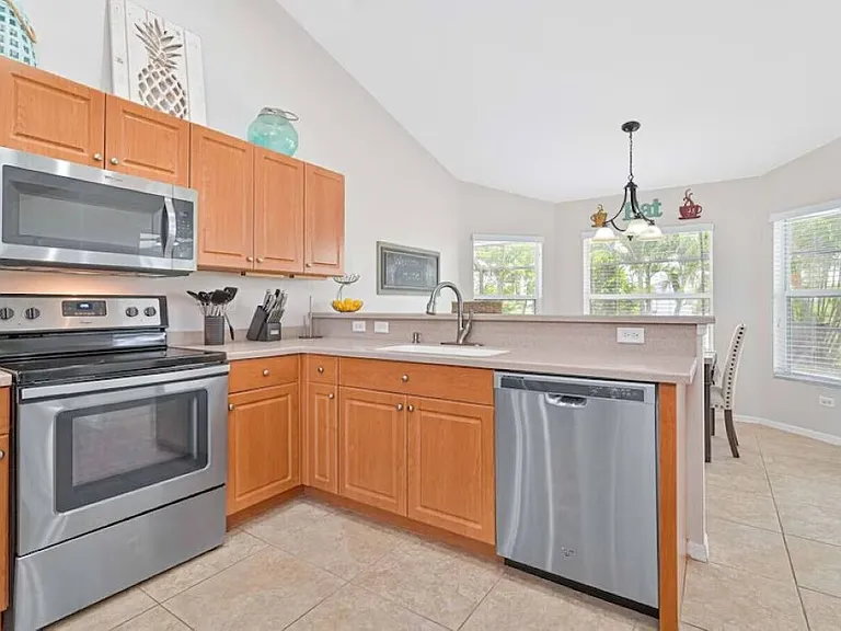 1713 NW 43rd Ave — Photo 9