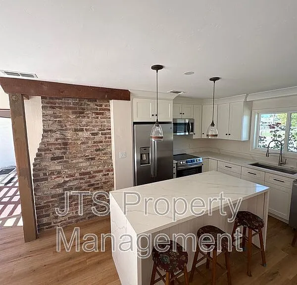 501 J St — Photo 8