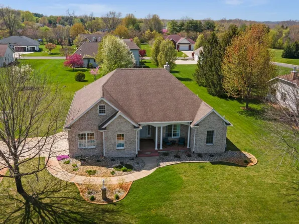 5097 N Village Dr, Leesburg, IN 46538