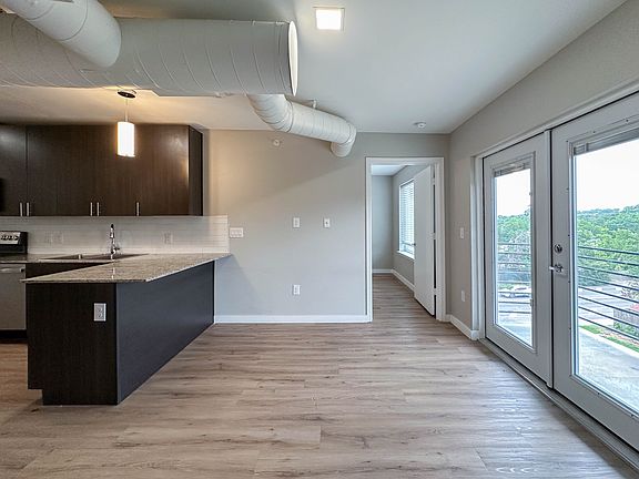 4th image of 2030 W Hickory St #B1