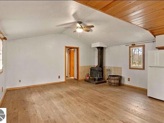 5th image of 1568 Poplar Dr NE
