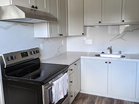 4th image of 633 Green Ave APT 4