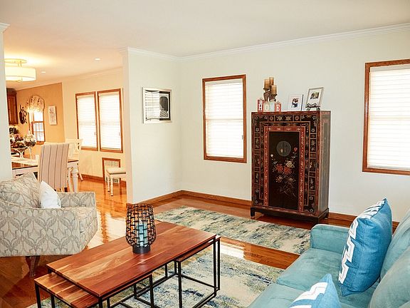 4th image of 249 Beach 122 St