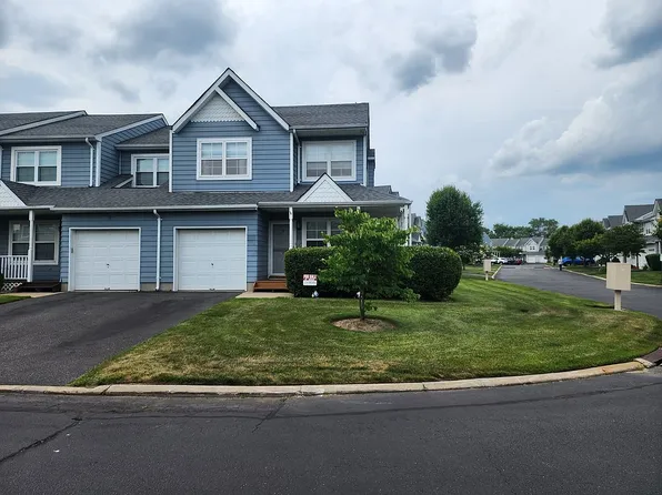 9 Shady Ln, Central Islip, NY 11722