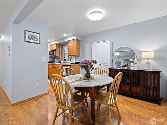 5th image of 1124 73rd Drive SE