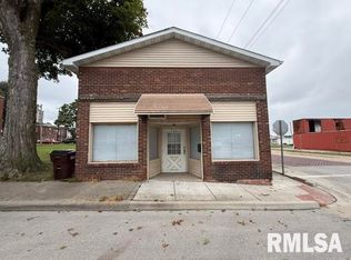 123 N Walnut St, Taylorville, IL 62568