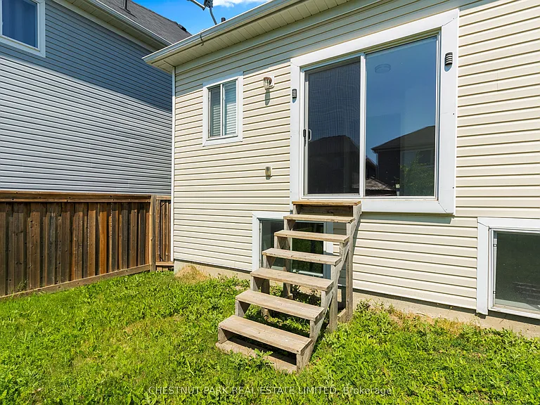 808 Oreilly Cres — Photo 32