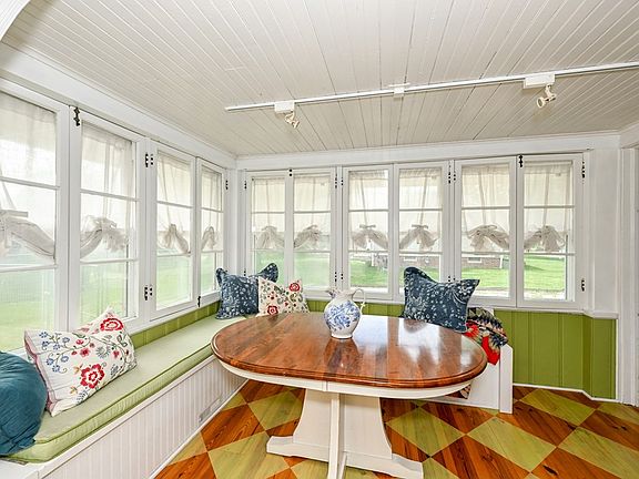 3rd image of 50 Bungalow Bay Blvd