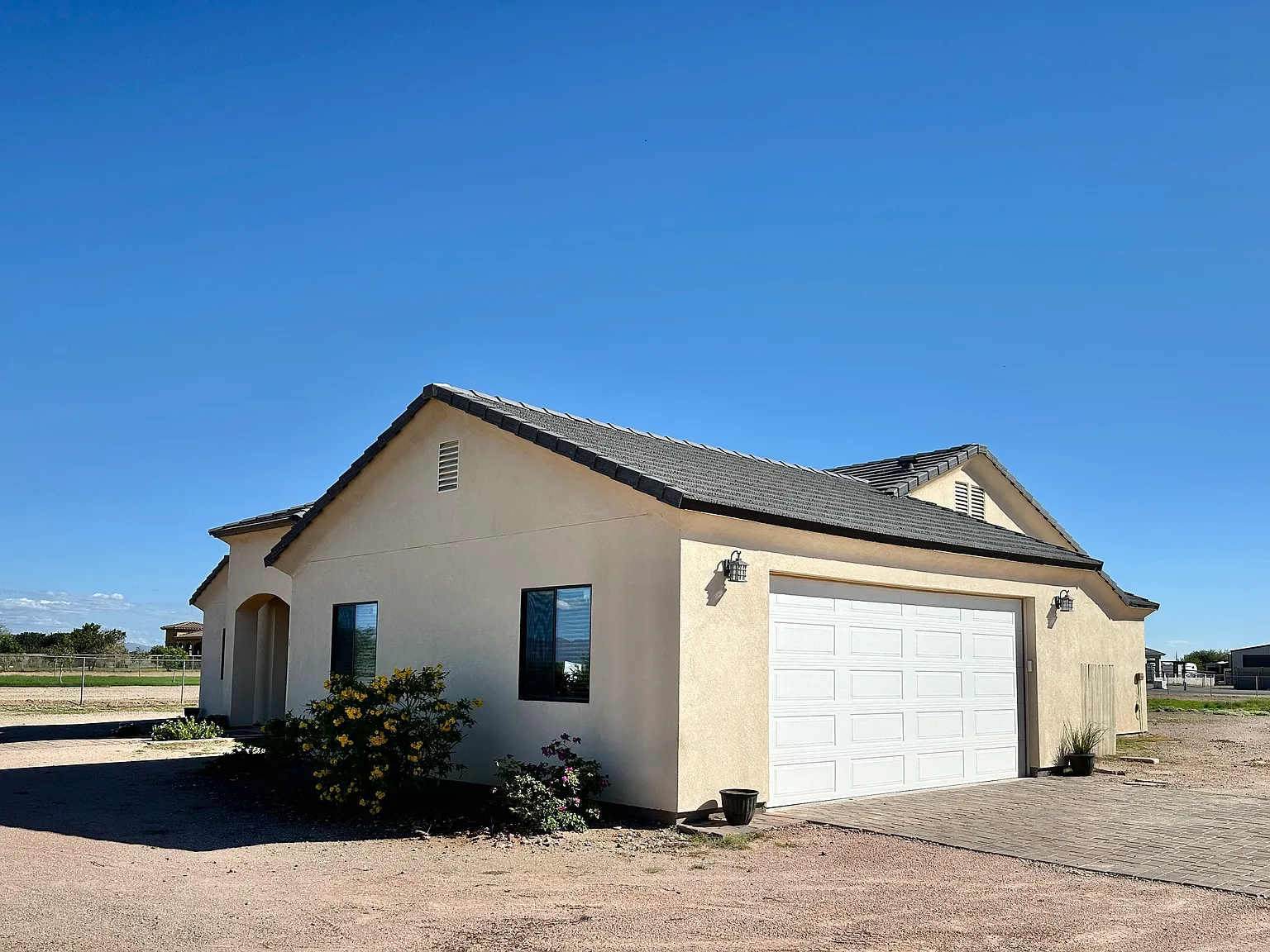 3 bed, 2063 sqft, $3,000 — Photo 4