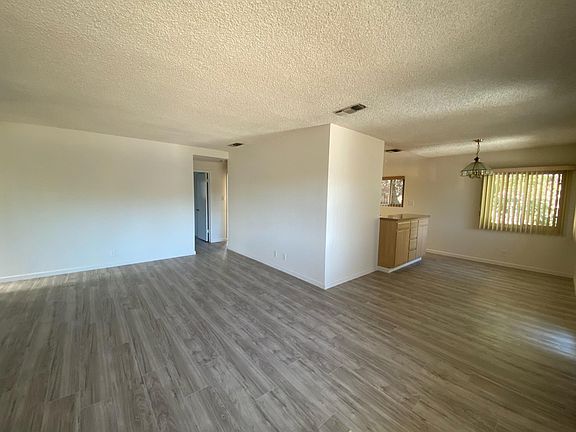 Living / dining area