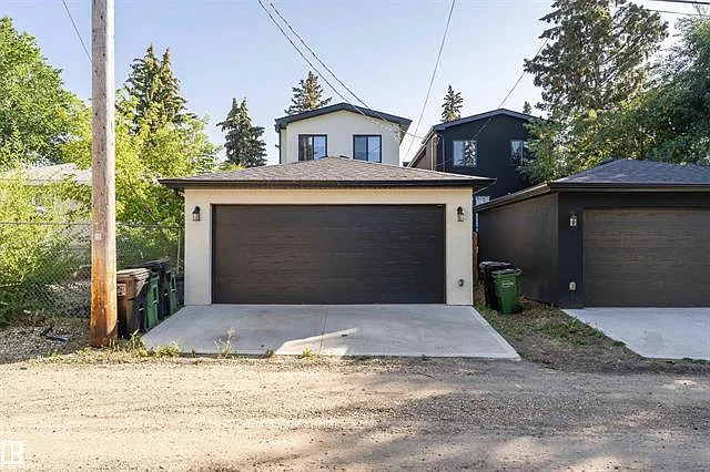 11306 11308 72 Ave NW, Edmonton, AB — Photo 3