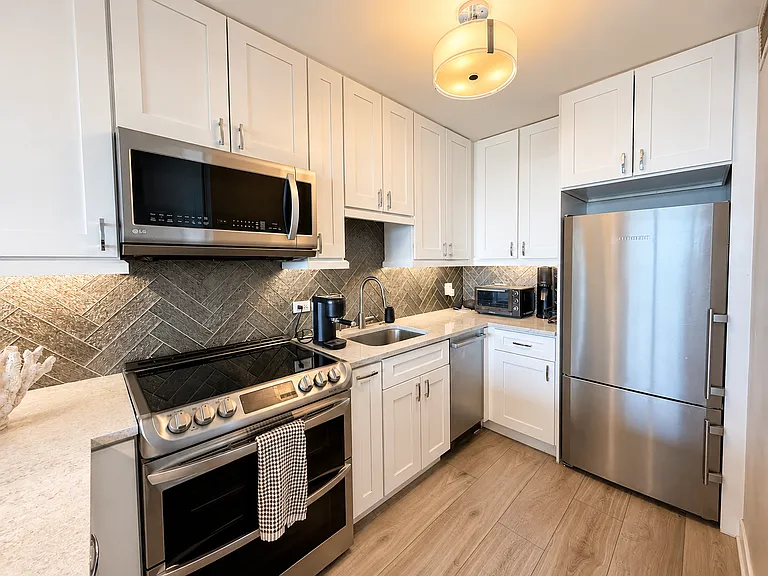 1550 N Lake Shore Dr #24C — Photo 6