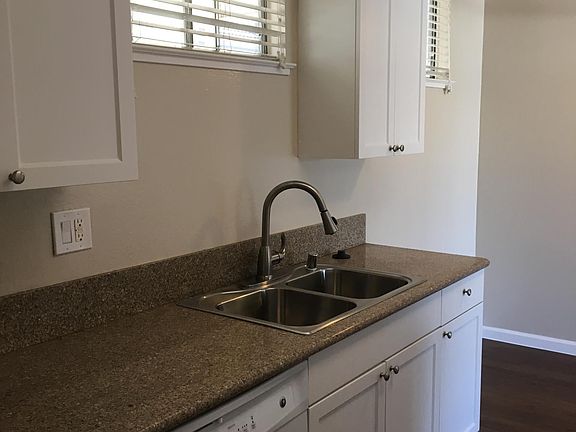 3rd image of 2401 Carlmont Dr APT 11
