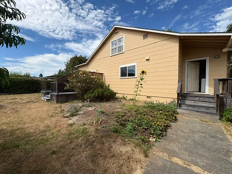 730 3rd Ave — Photo 28