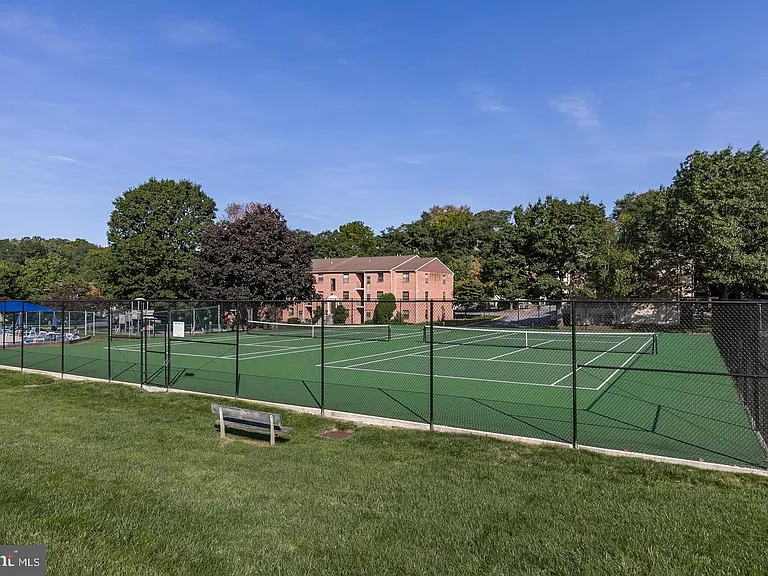 910 Valley Dr — Photo 15