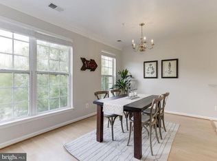 2295 Village Crossing Rd APT 303, Falls Church, VA 22043