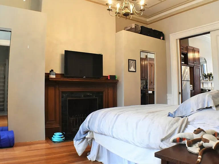 31 Fairfield St #2 — Photo 6