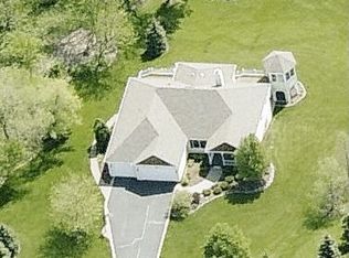 28 Valley View Dr, Lemont, IL 60439