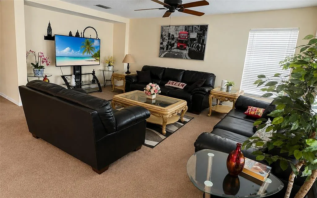 3 bed, 2.5 bath, 2256 sqft, $2,600 — Photo 4