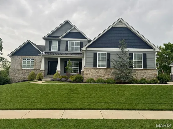 917 Silver Buck Ln, Chesterfield, MO 63005