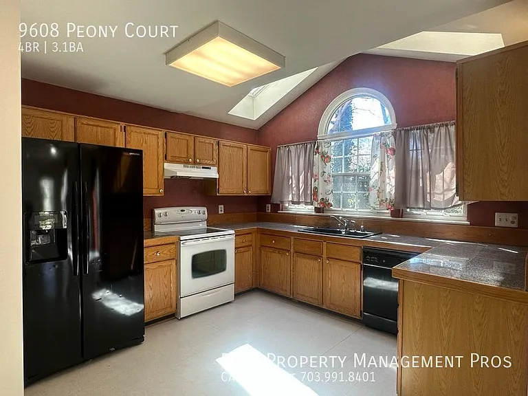 9608 Peony Ct — Photo 2