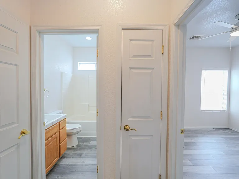 1825 E Shore Villas Dr #DRIVE44 — Photo 12