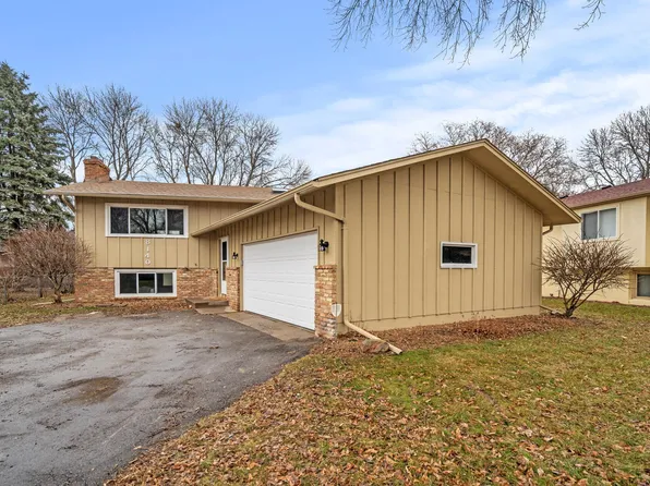 8140 Hampshire Ct N, Brooklyn Park, MN 55445