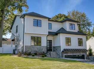 94 Heather Hill Ct, Cresskill, NJ 07626