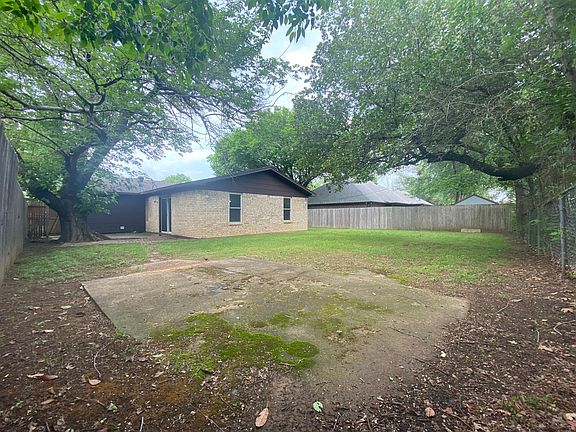 3rd image of 2504 Steven Dr