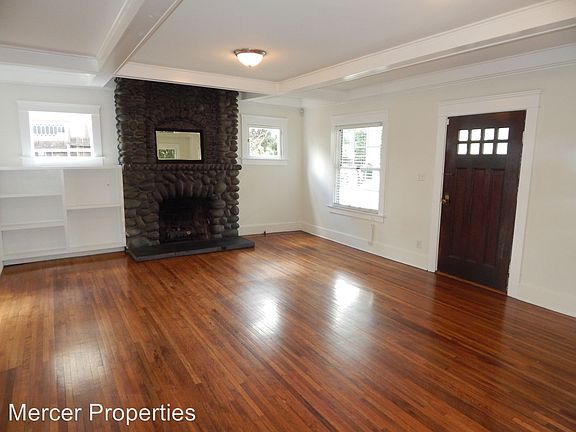 4th image of 4739 Terrace Dr