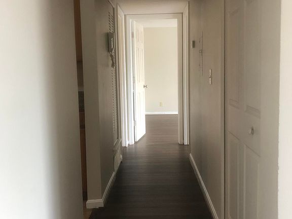 4th image of 705 La Fontenay Ct