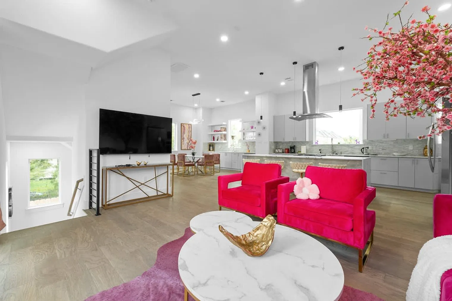 6 bed, 6.0 bath, 2992 sqft, $12,614 — Photo 3