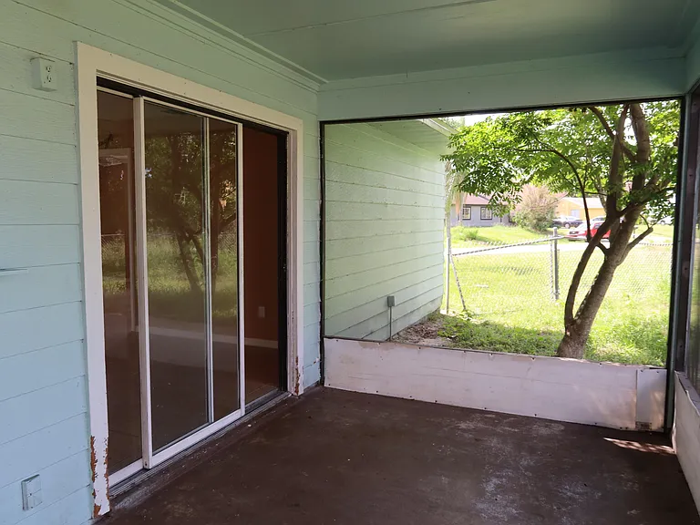 601 SE Polynesian Ave — Photo 22