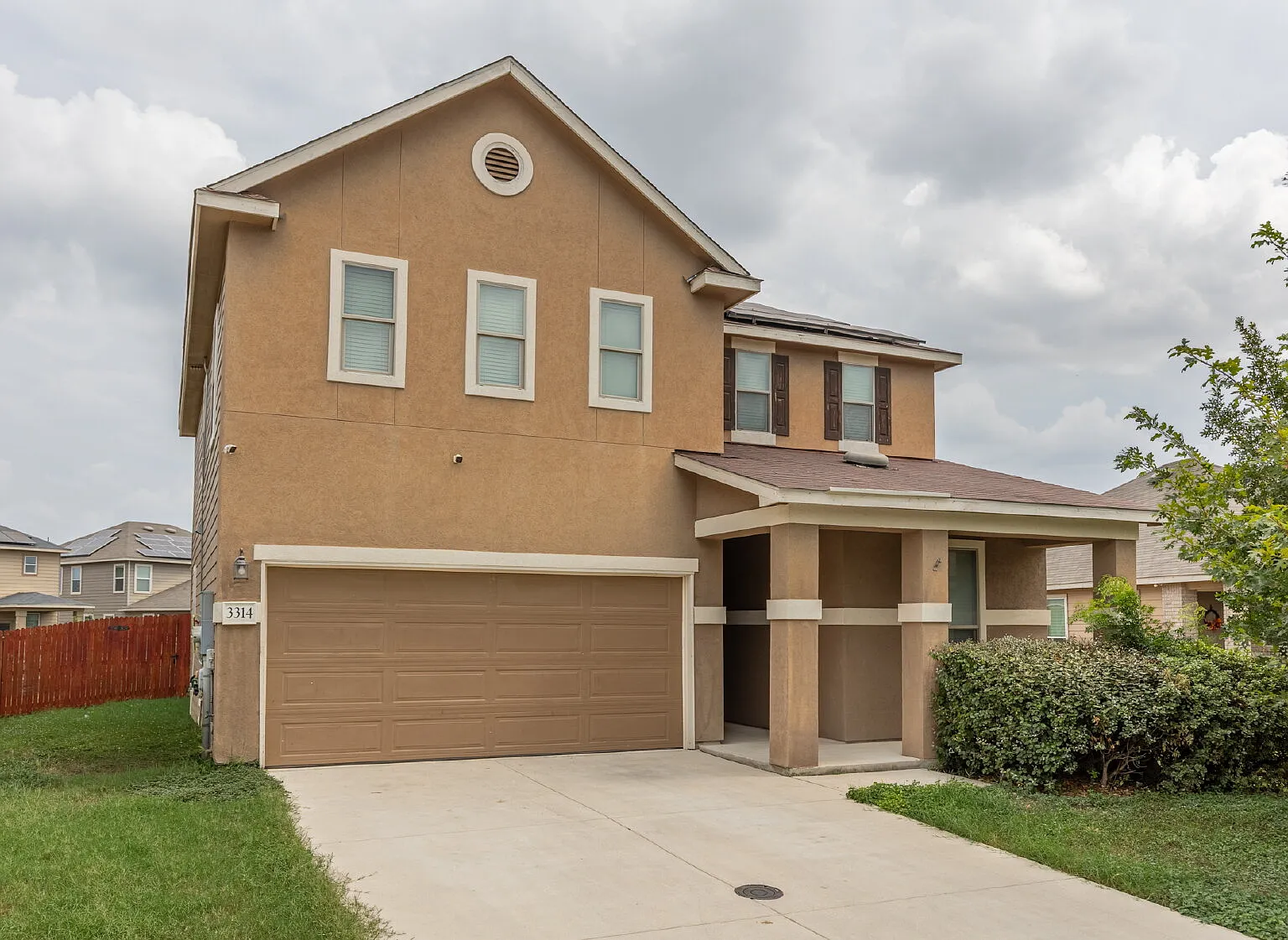3 bed, 2.5 bath, 2462 sqft, $1,850 — Photo 2
