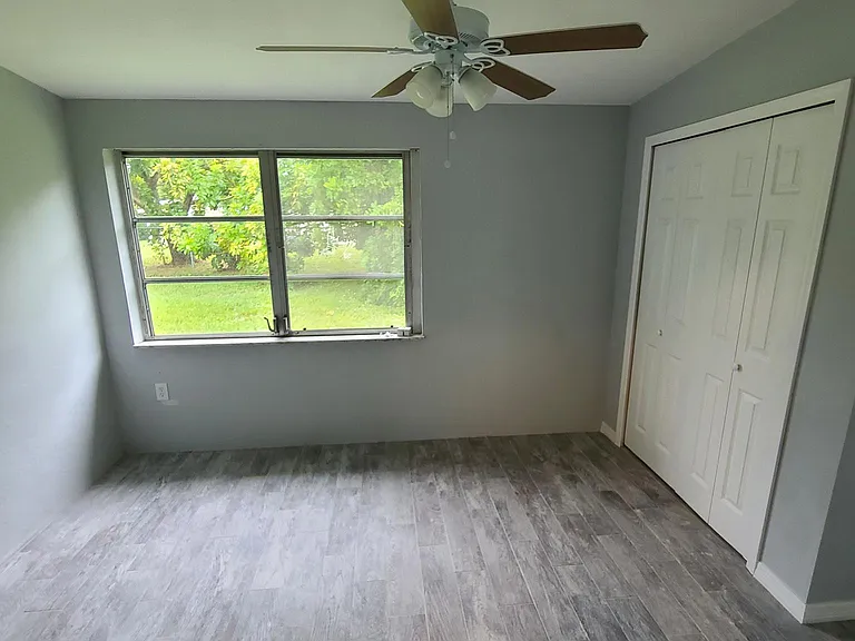 320 Palmetto Dr NE — Photo 9