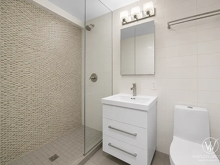 408 W 57th St #3L — Photo 3