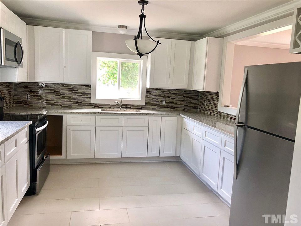 1st image of 2905 Camberley Dr